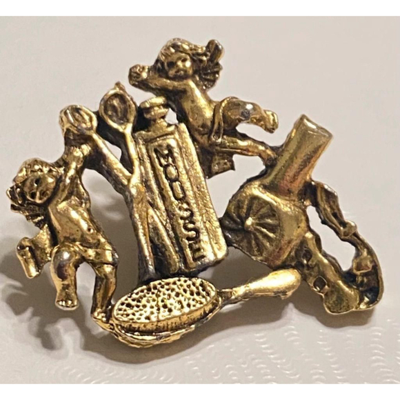 Vintage Camco Hairdresser Angel Lapel Pin - Picture 4 of 4